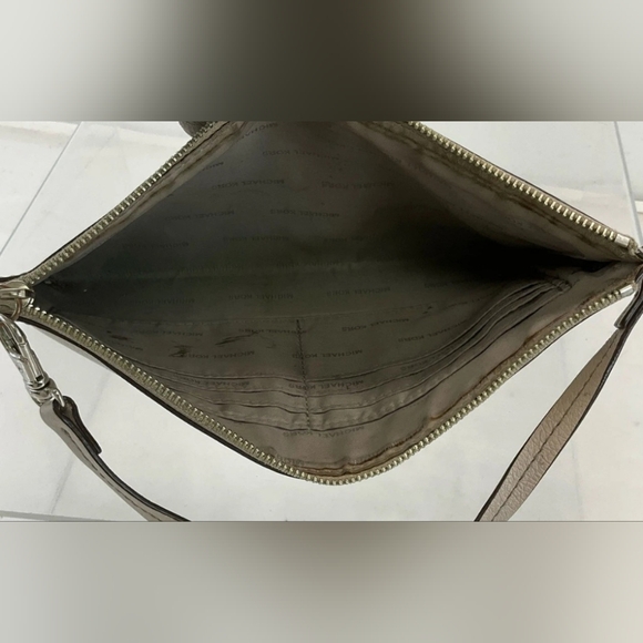 MICHAEL KORS WRISTLET XL - Picture 7 of 7